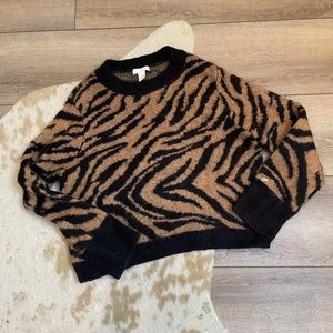 H&M brown black zebra pullover sweater